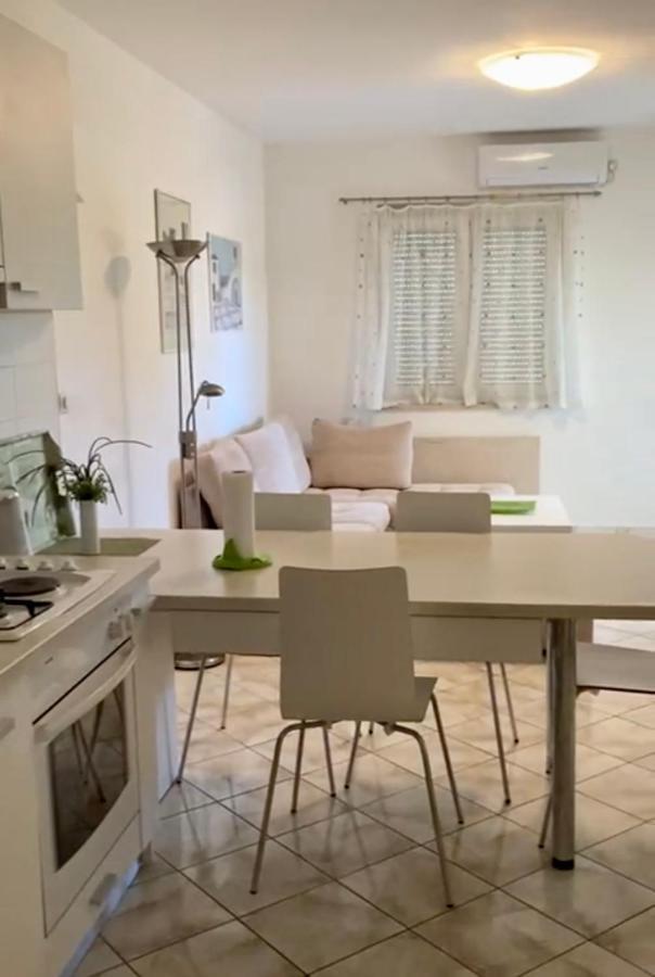 Jersani Apartment Murter Luaran gambar